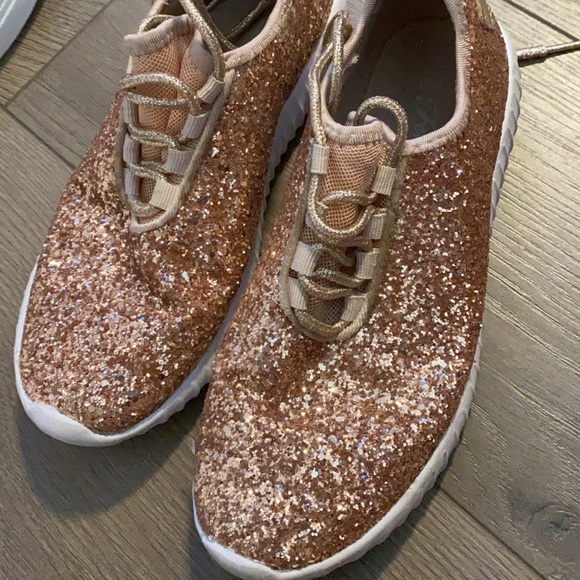 Shoes - Picture 1 of 2